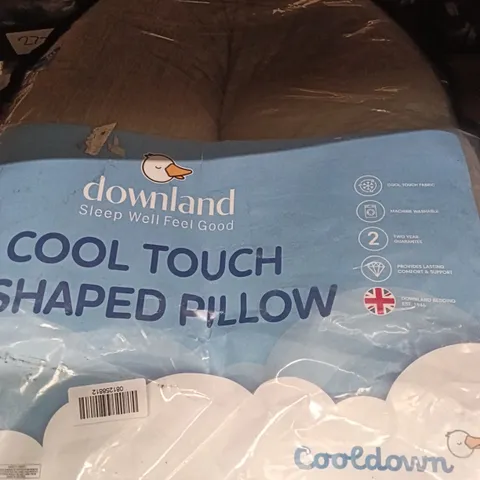 DOWNLAND COOL TOUCH V-SHAPE PILLOW