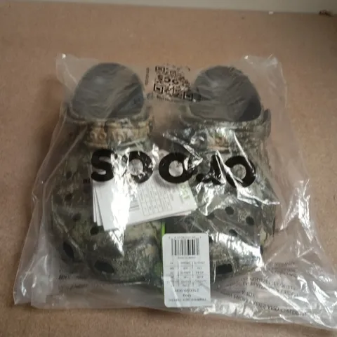 BAGGED PAIR OF CROCS REALTREE APX CLASSIC CLOGS SIZE UK M9/W10