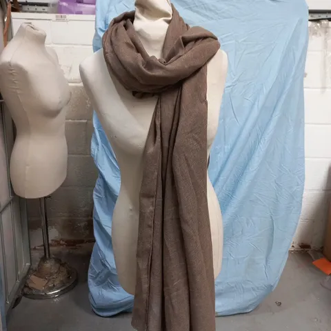MNG BROWN KNIT SCARF – BRAND LABEL