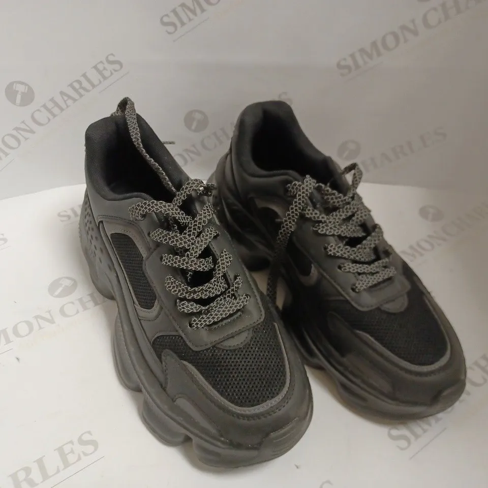 KOI VEGAN DARK SHADOW MEN'S ATOMIC TRAINERS - SIZE 9