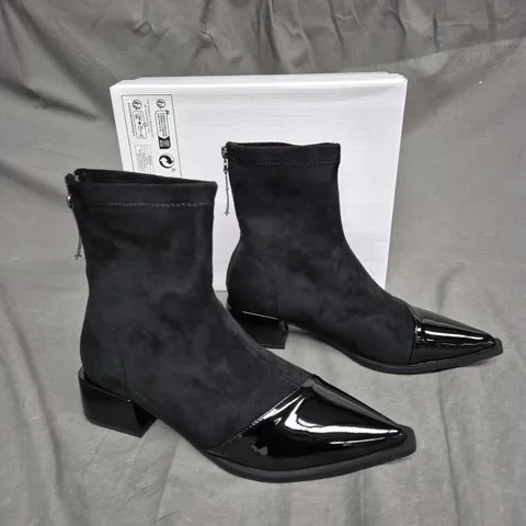 BOXED PAIR OF BLACK HEELED BOOTS ZIP UP - SIZE 40 