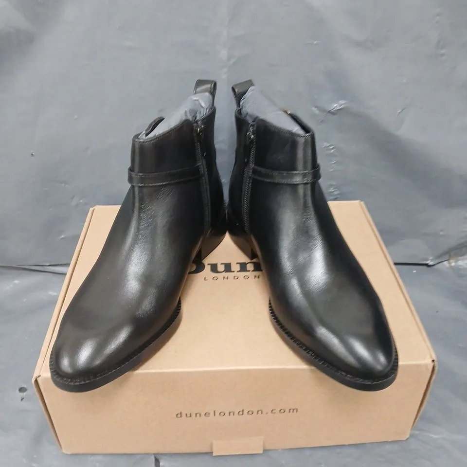 BOXED PAIR OF DUNE LONDON WF PARKLYN BOOTS IN BLACK - 5