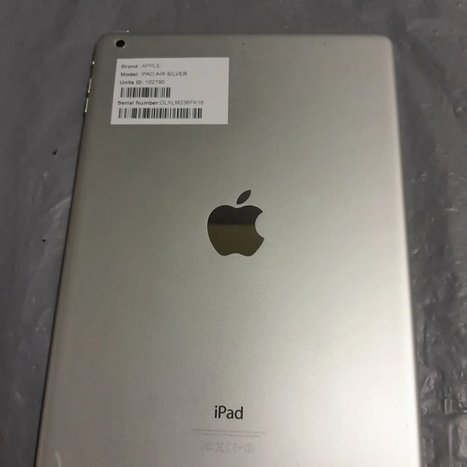 UNBOXED APPLE IPAD AIR SILVER - A1474