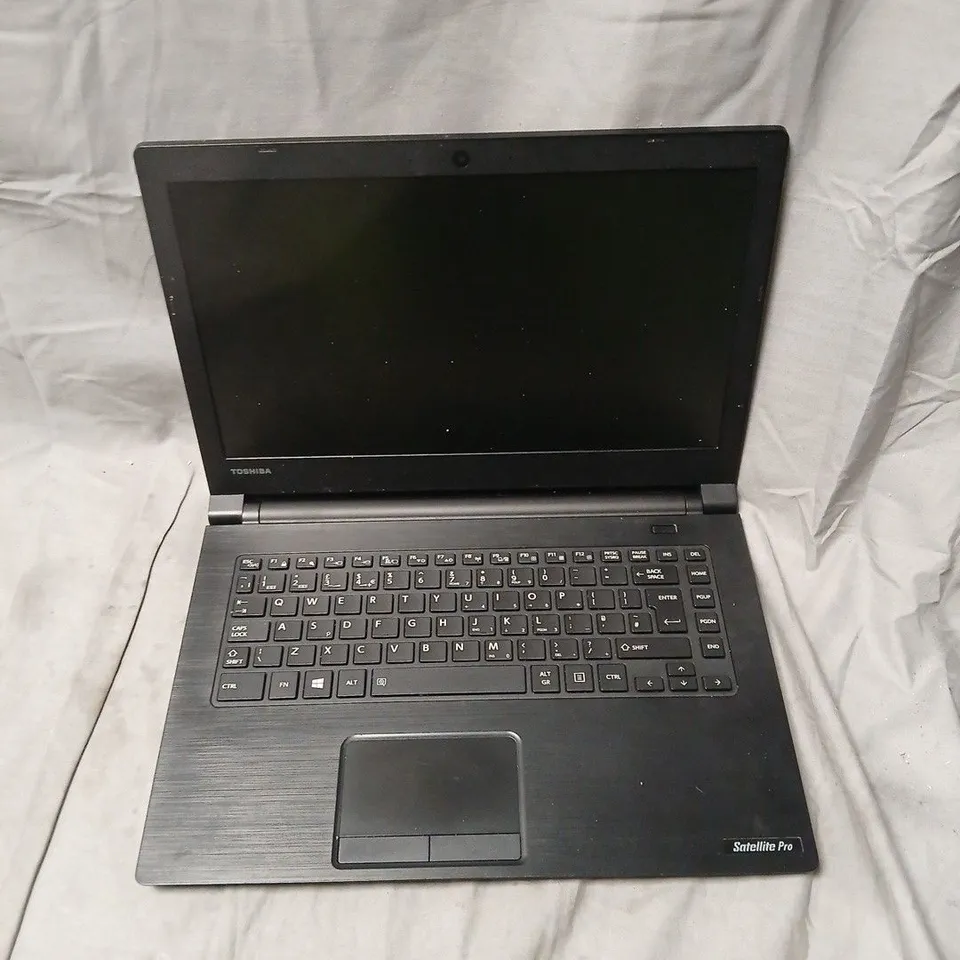 TOSHIBA SATELLITE PRO R40-C LAPTOP