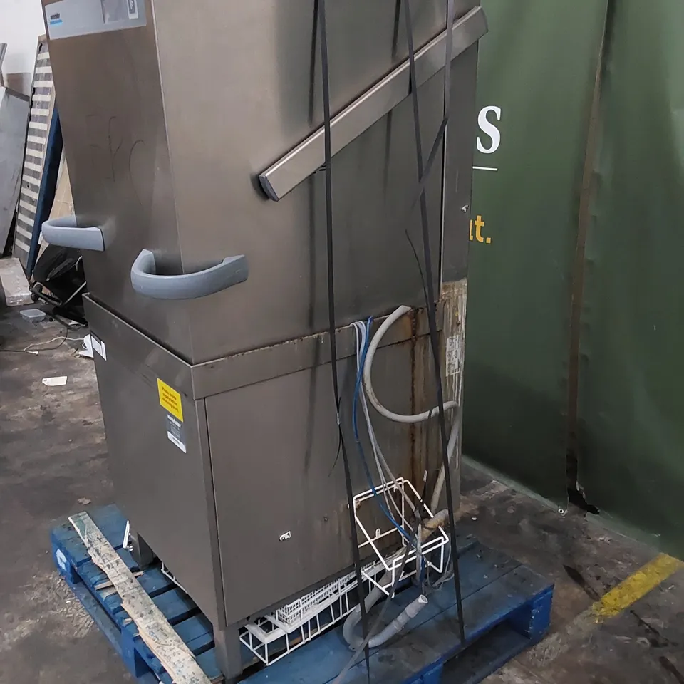 WINTERHALTER COMMERCIAL IPX5 DISH/UTENSIL WASHER 