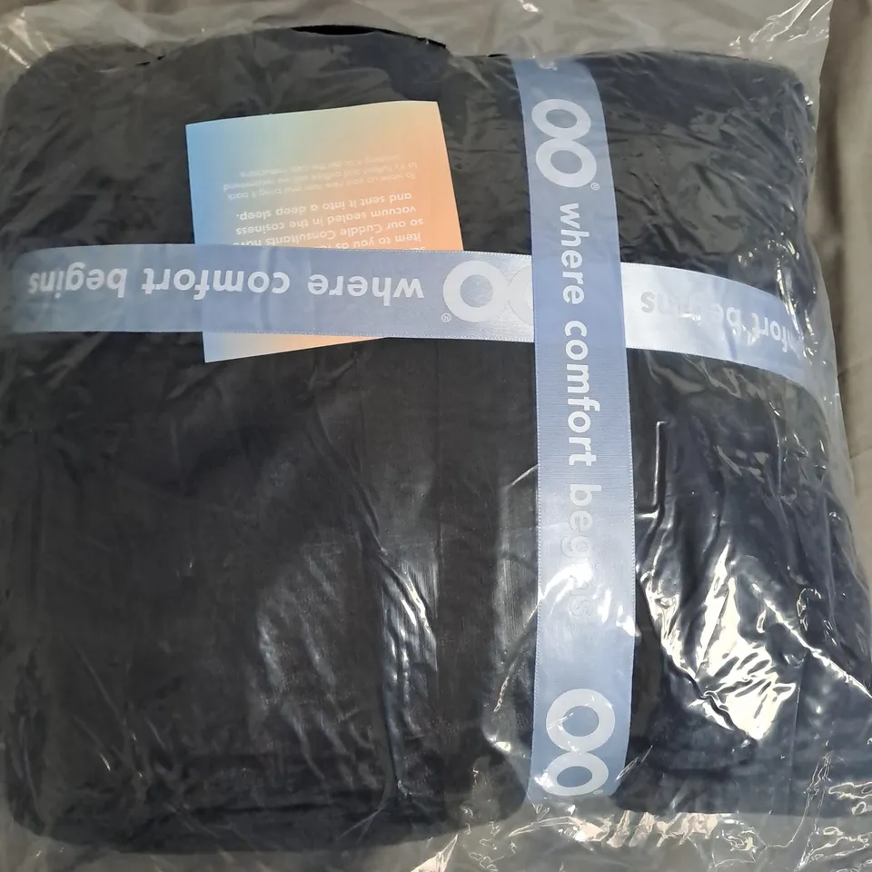 SEALED OODIE HOODED OVERSIZED BLANKET