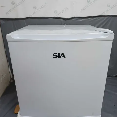 SIA MINI FREEZER IN WHITE - COLLECTION ONLY