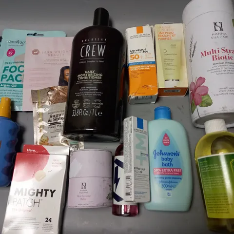 LOT OF APPROXIMATELY 25 ASSORTED HEALTH AND BEAUTY ITEMS TO INCLUDE AMERICAN CREW CONDITIONER, HANNA SILLITOE MULTI STRAIN BIOTIC AND E45 DAILY LOTION SPRAY