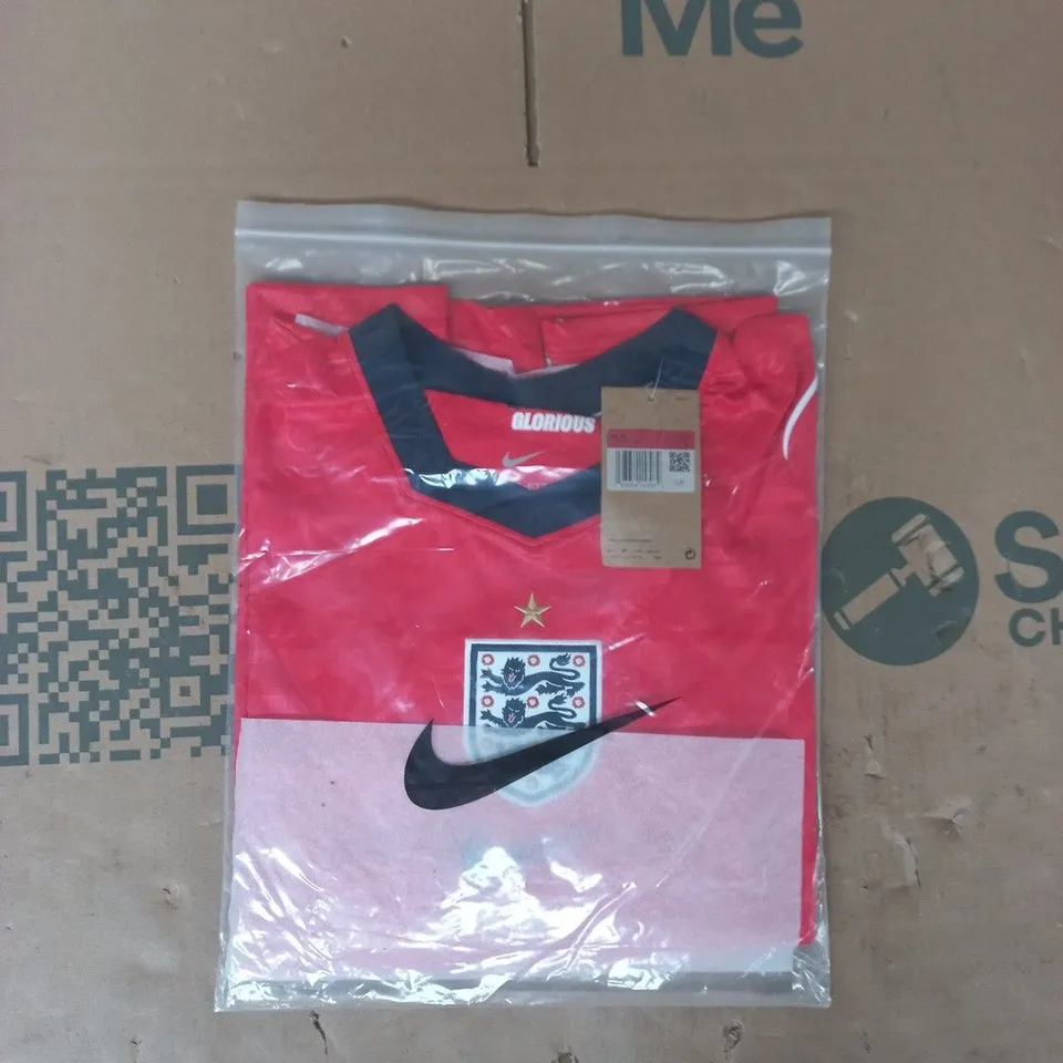 BAGGED NIKE ENGLAND FOOTBALL JERSEY IN RED SIZE LARGE