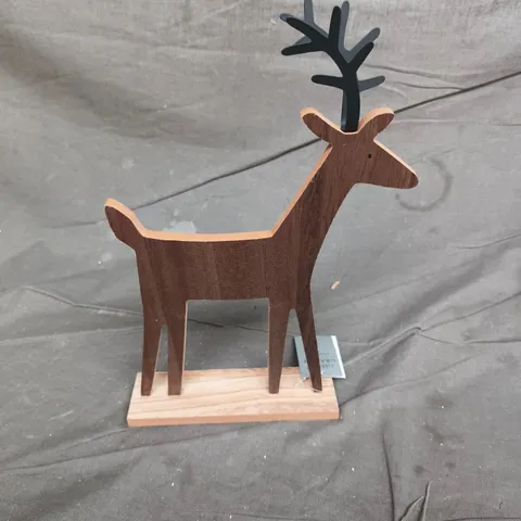 8 GISELA GRAHAM WOODEN DEER ORNAMENTS 