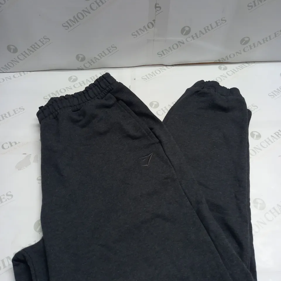 GYMSHARK FLEECED PANTS SIZE M