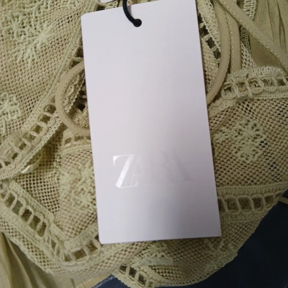 ZARA WOMEN’S PALE YELLOW LACE DRESS, FLORAL EMBROIDERY, SIZE M (US)