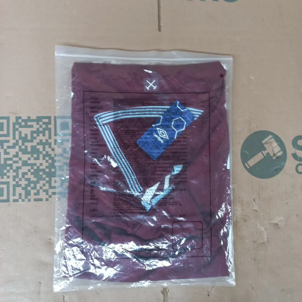 BAGGED UMBRO WEST HAM FOOTBALL JERSEY SIZE LARGE