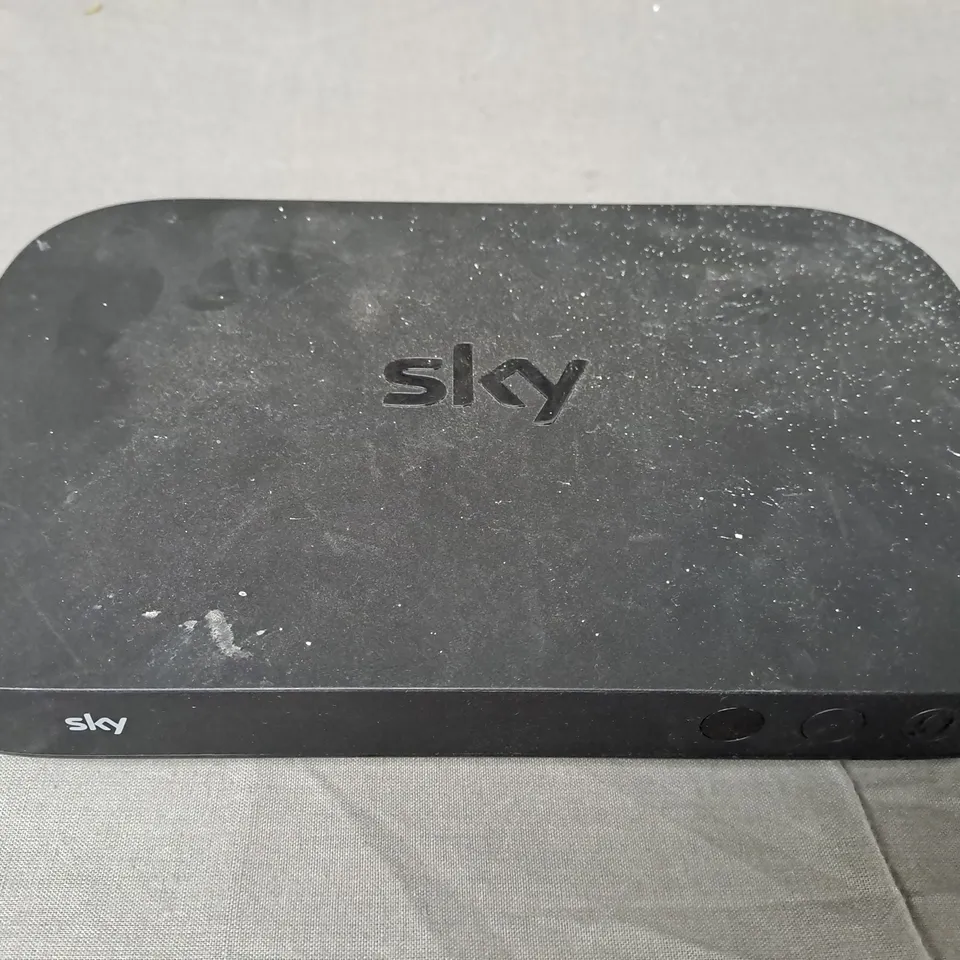 SKY EM150 Q MINI BOX