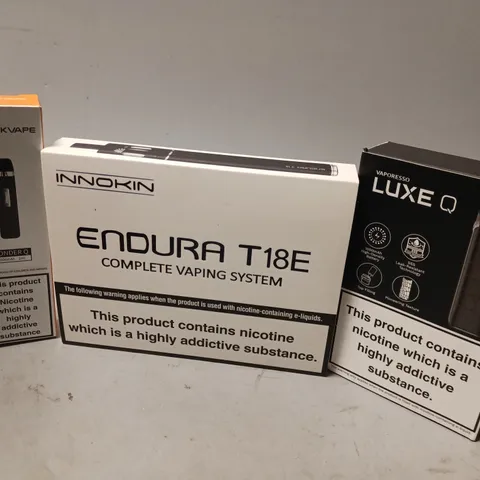 APPROXIMATELY 20 VAPES & E-CIGARETTES TO INCLUDE VAPORESSO LUXE Q, INNOKIN ENDURA T18E, GEEKVAPE SONDER Q, ETC