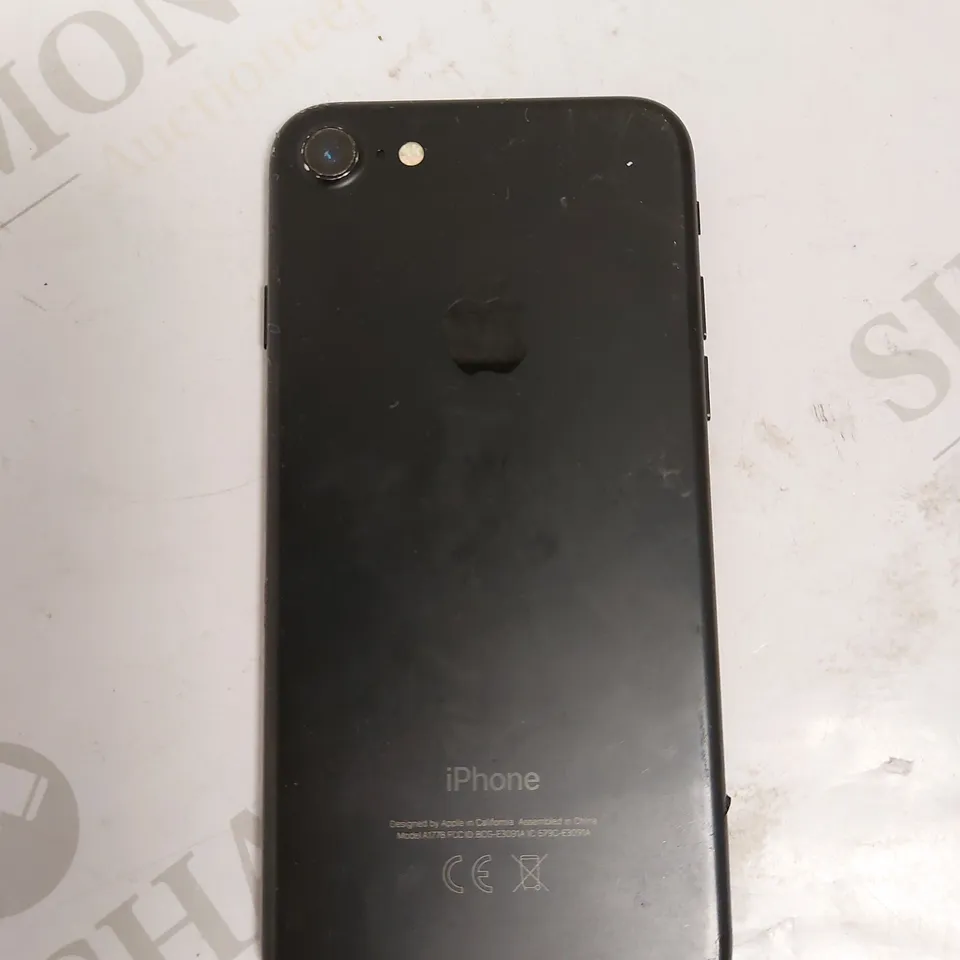 APPLE IPHONE 7 (A1778)