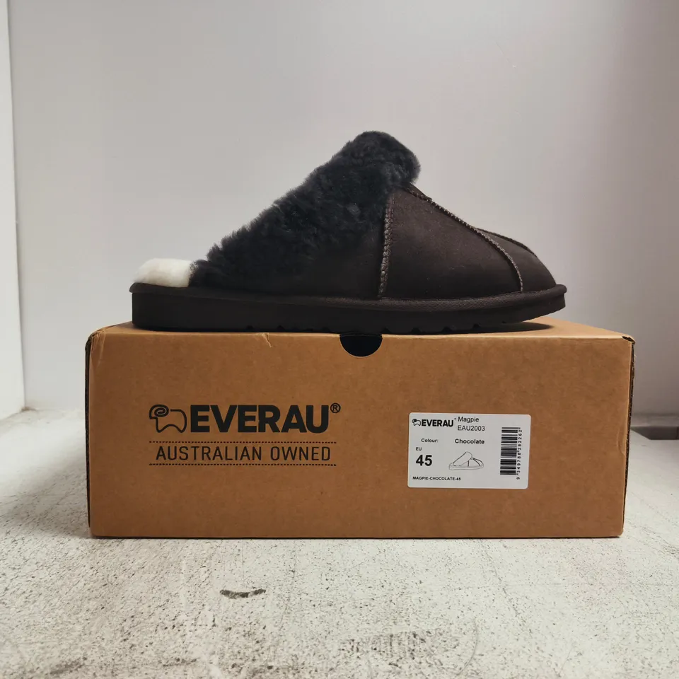 BOXED PAIR OF EVERAU MAGPIE SLIPPERS IN CHOCOLATE SIZE EU 45
