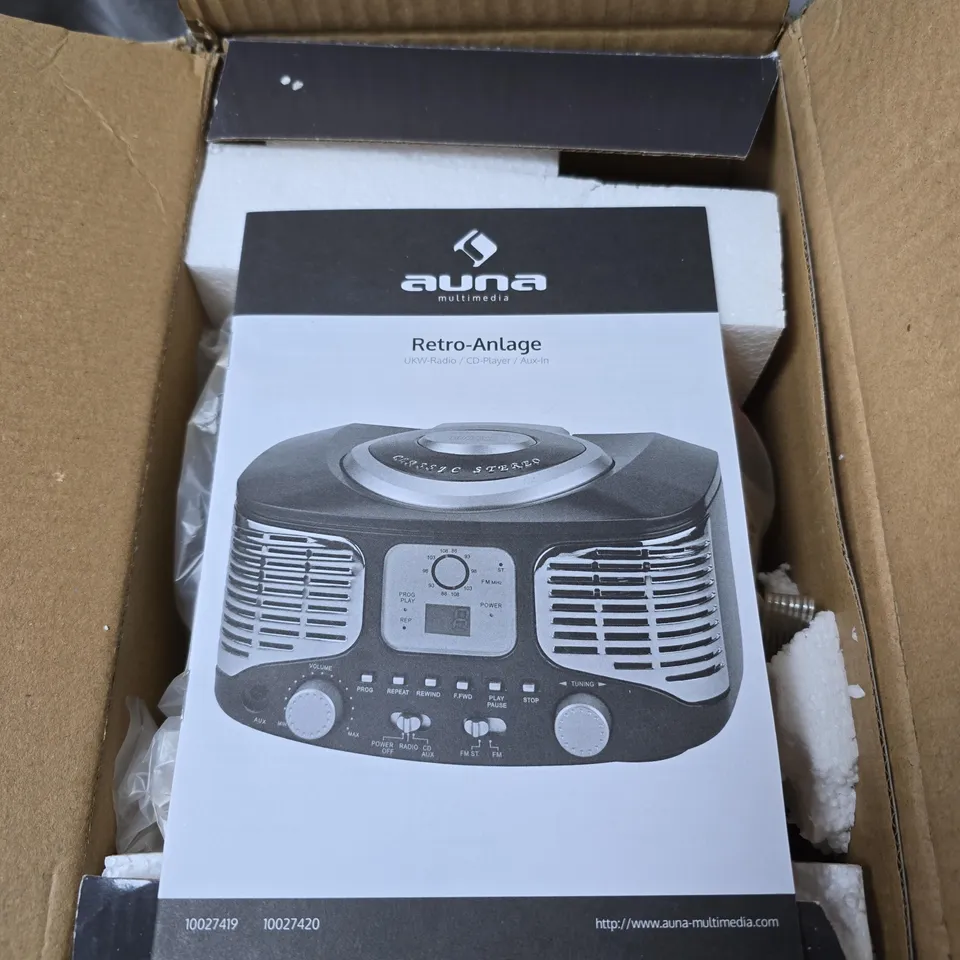 AUNA RETRO UKW RADIO/CD PLAYER/AUX BOXED WITH MANUAL