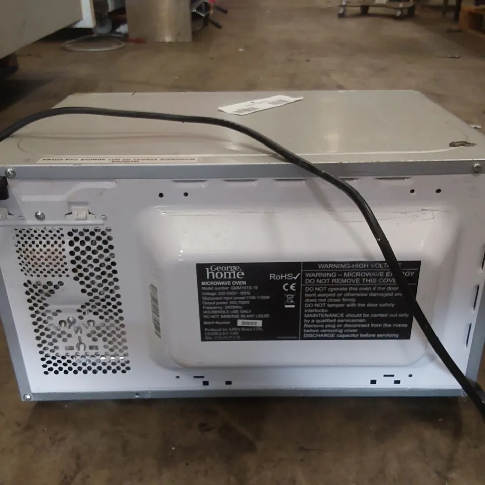700W MICROWAVE OVEN