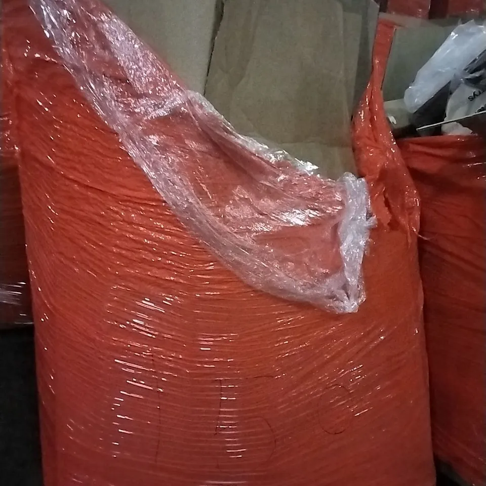 PALLET OF ASSORTED ITEMS INCLUDINGLED CEILING LIGHT, CASA CHIC PHOTO FRAMES, GARDEN SHEARS, MASS DYNAMIC TOILET SEAT, YOGA MAT, POP UP GOAL