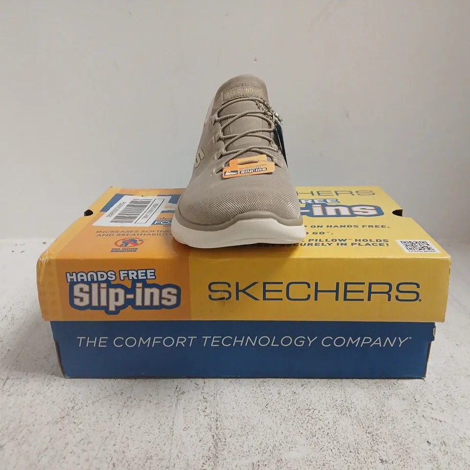BOXED PAIR OF SKECHERS TRAINERS IN LIGHT TAUPE SIZE UK 4