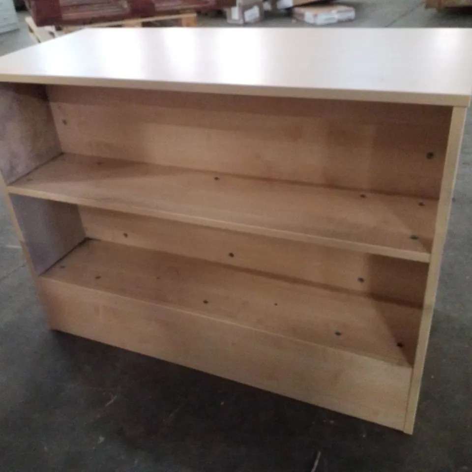 DOUBLE SIDED BOOKCASE IN MAPLE 1030×457×756MM