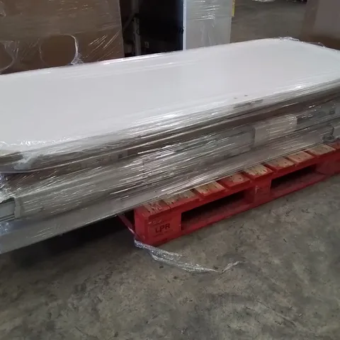 PALLET CONTAINING APPROXIMATELY 7 DOORS DOORS 