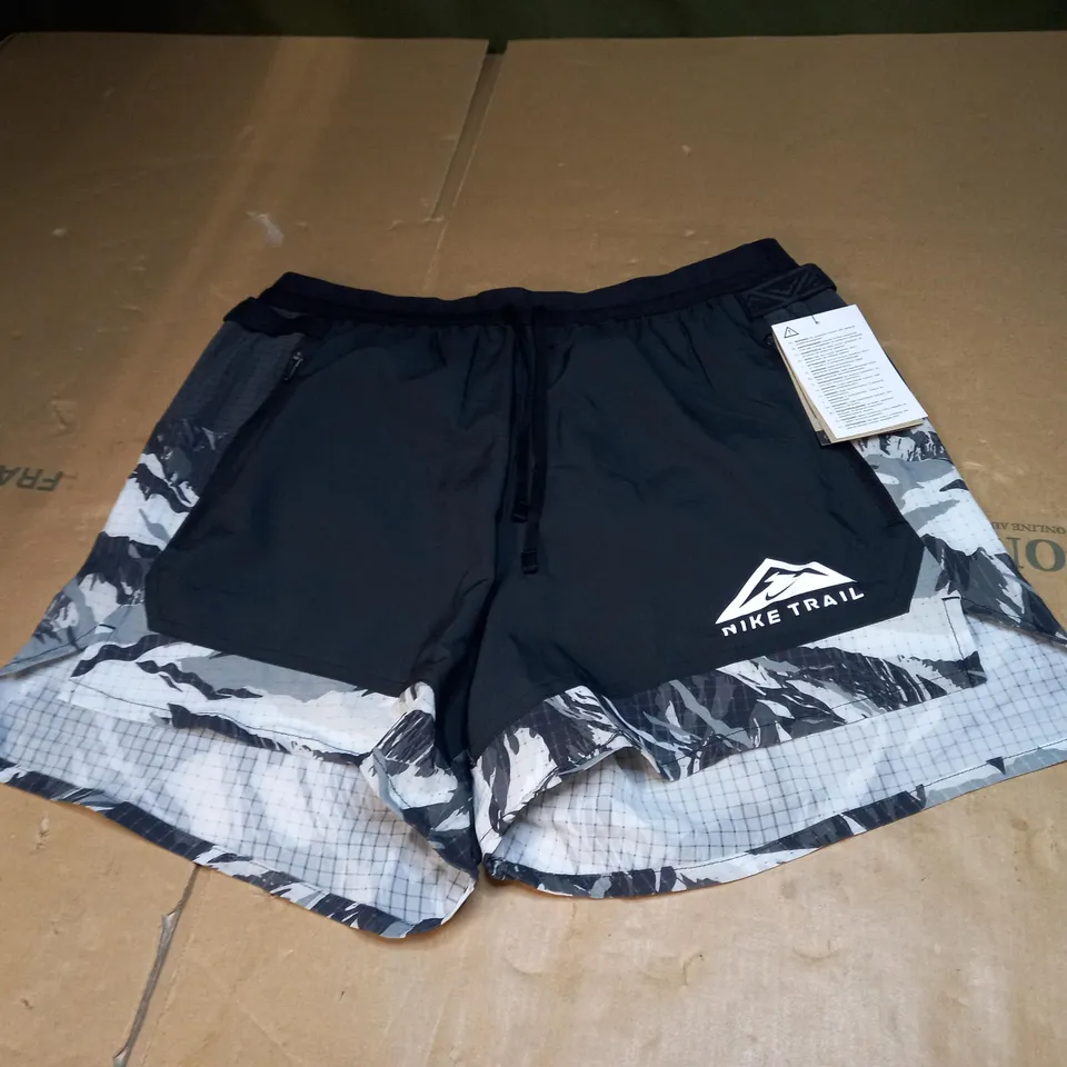 NIKE TRAIL SHORTS SIZE S