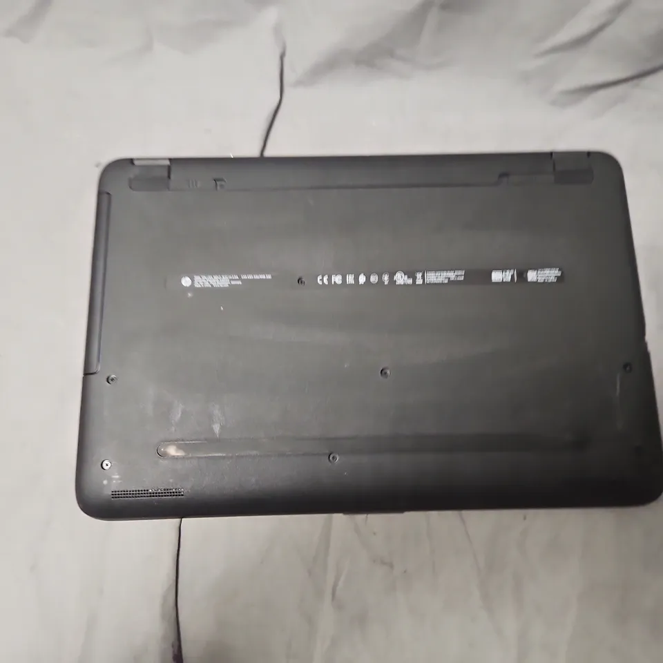 HP LAPTOP COMPUTER – SILVER (TPN-C125)