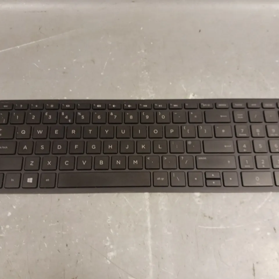 HP WIRELESS KEYBOARD 