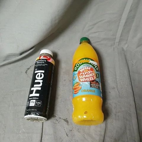 APPROXIMATELY 9 ASSORTED DRINKS INCLUDING READY-TO-DRINK BEVERAGES: HUEL BLACK EDITION BOTTLES AND ROBINSONS ORANGE 