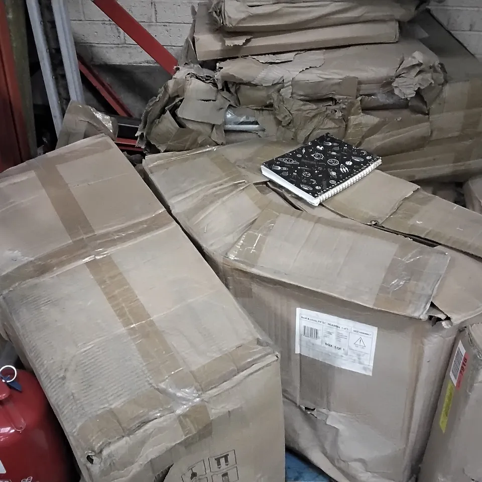 PALLET OF ASSORTED FURNITURE PARTS