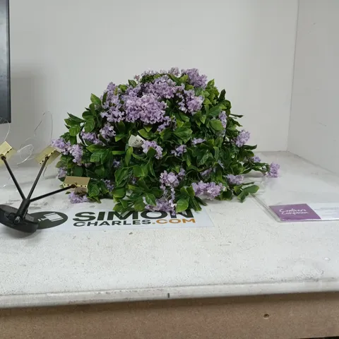 BOX OF APPROXIMATELY 6 ASSORTED ITEMS INCLUDING BUTTERFLY SOLAR GARDEN LIGHT, CRAFT CAR AND GARDEN REFLECTIONS FAUX CREPE MYRTLE PRE LIT DECOR