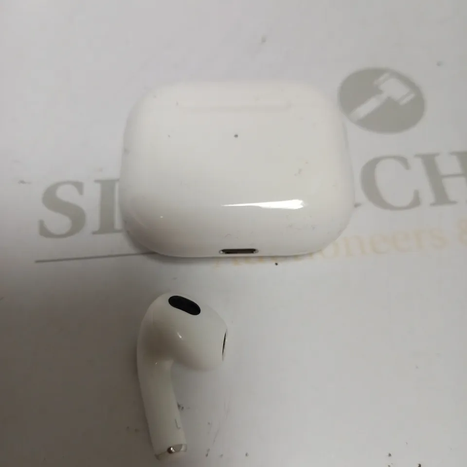 APPLE AIRPODS (3RD GENERATION)