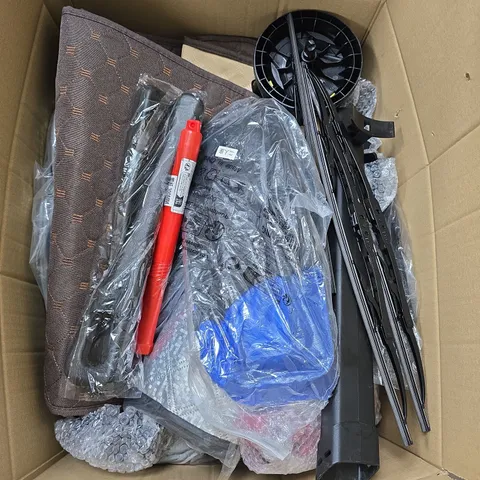 BOX OF ASSORTED CAR ITEMS TO INCLUDE - WIPER BLADES - TOOLS - CAR COVERS / COLLECTION ONLY 