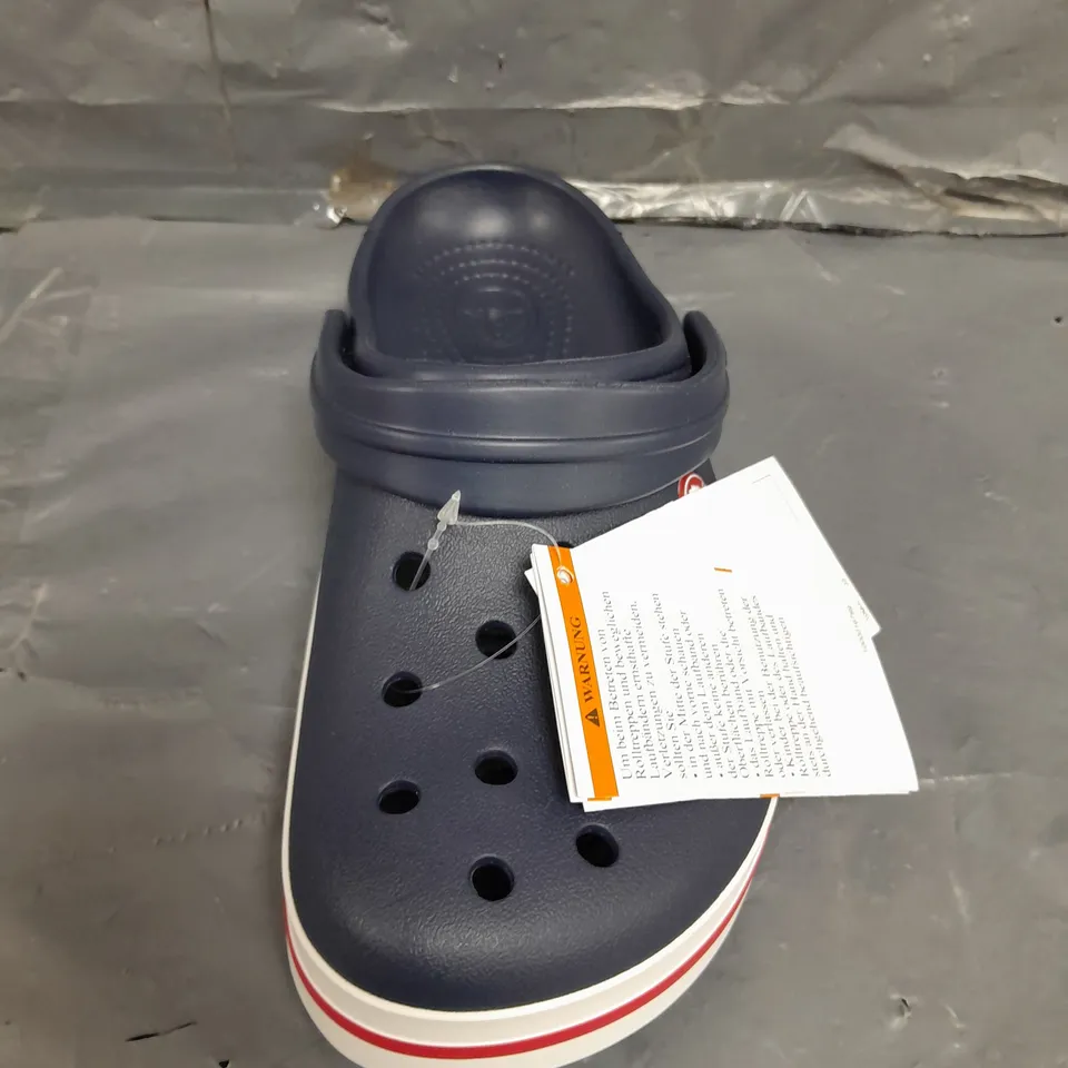 PAIR OF CROCBAND CLOG K NAVY/RED SIZE J5