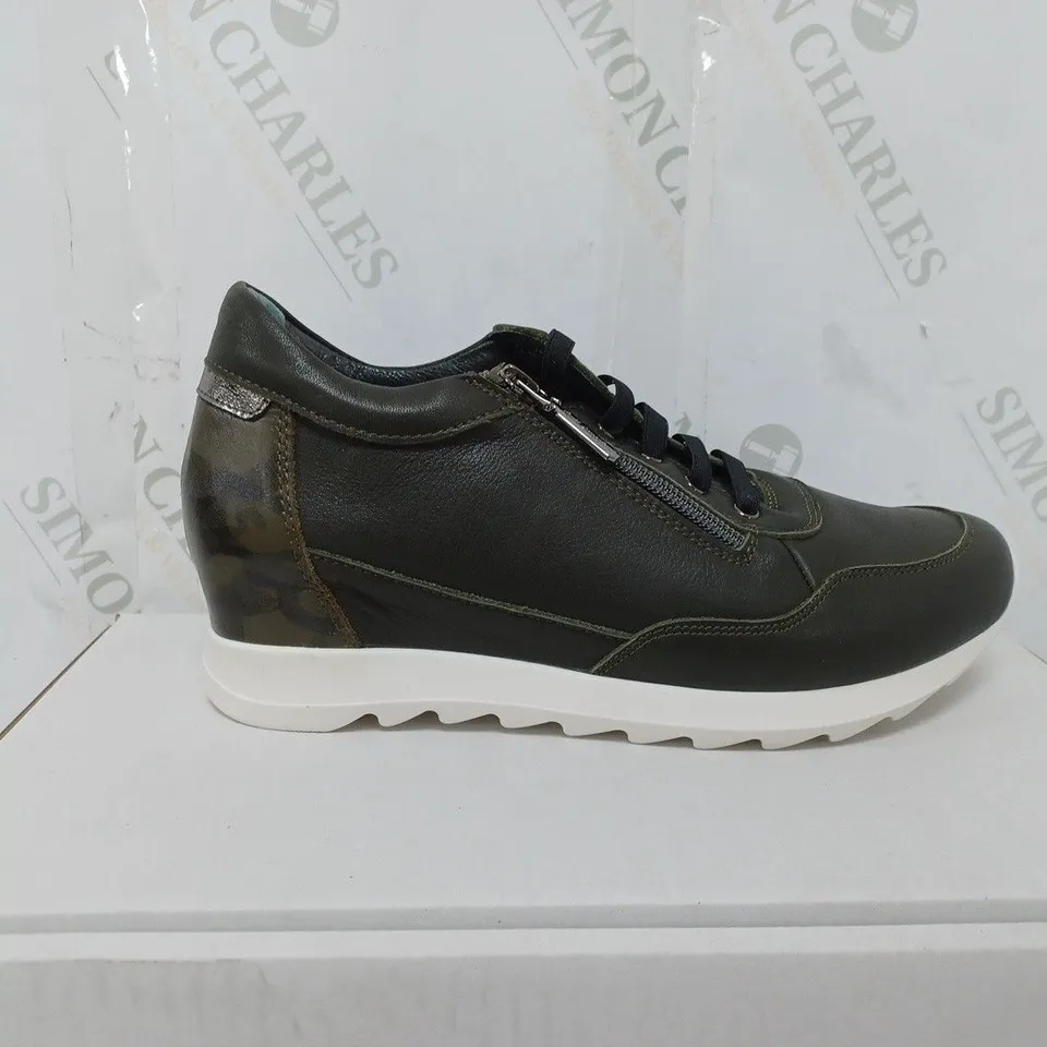 BOXED PAIR OF RUTH LANGSFORD WEDGE TRAINERS IN KHAKI SIZE 7