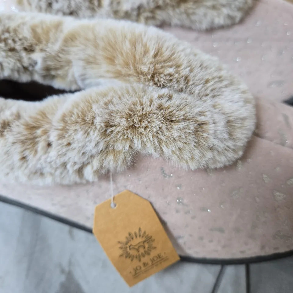 WOMEN'S PINK FAUX FUR LINED SLIPPERS – SLIP-ON JO AND JOES BRAND .
