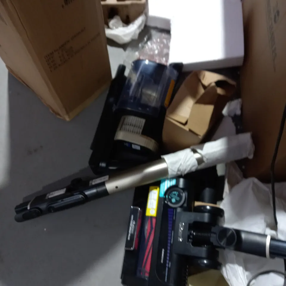 SHARK STRATOS CORDLESS VACUUM W/ANTI HAIR WRAP & CLEAN SENSE IQ IZ400UKT