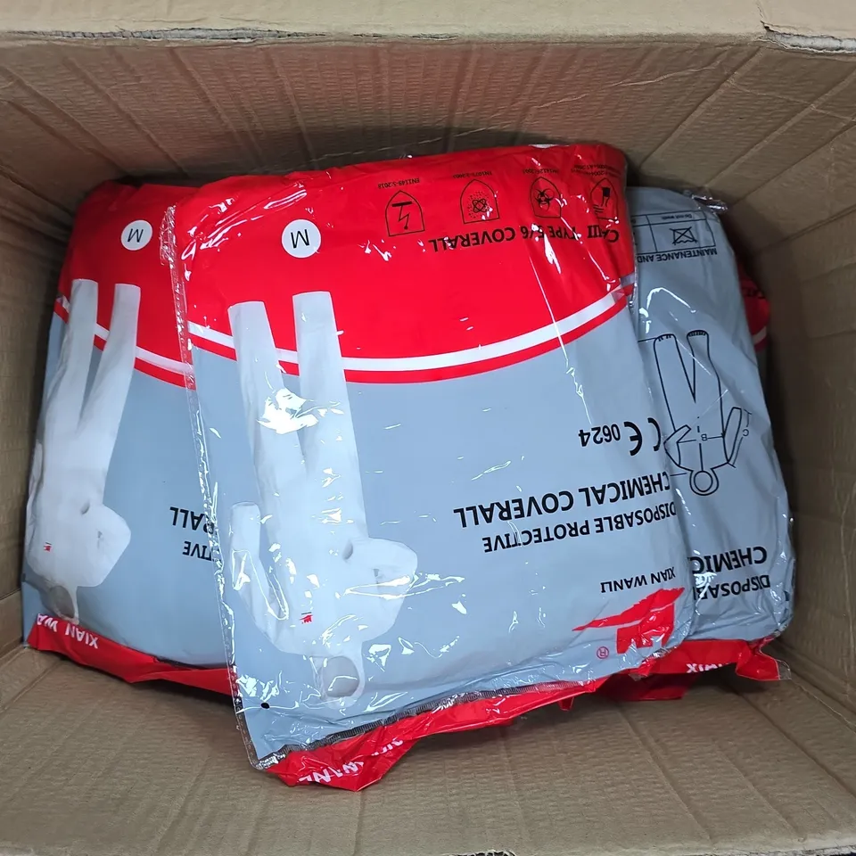 APPROXIMATELY 25 DISPOSABLE PROTECTIVE CHEMICAL COVERALLS IN WHITE - MEDIUM