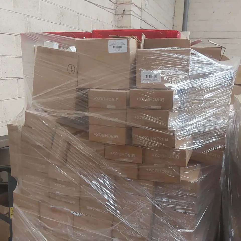 PALLET CONTAINING A VERY LARGE QUANTITY OF ASSORTED BEAUTY RELATED PRODUCTS INCLUDING: VEGAN CLEANSING BARS, BIRCHBOX BEAUTY SETS ECT