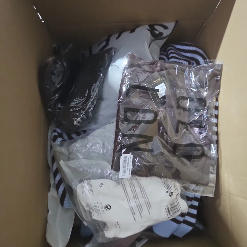 LARGE BOX OF APPROXIMATELY 25 ASSORTED CLOTHING ITEMS IN VARIOUS COLOURS, STYLES AND SIZES - COLLECTION ONLY