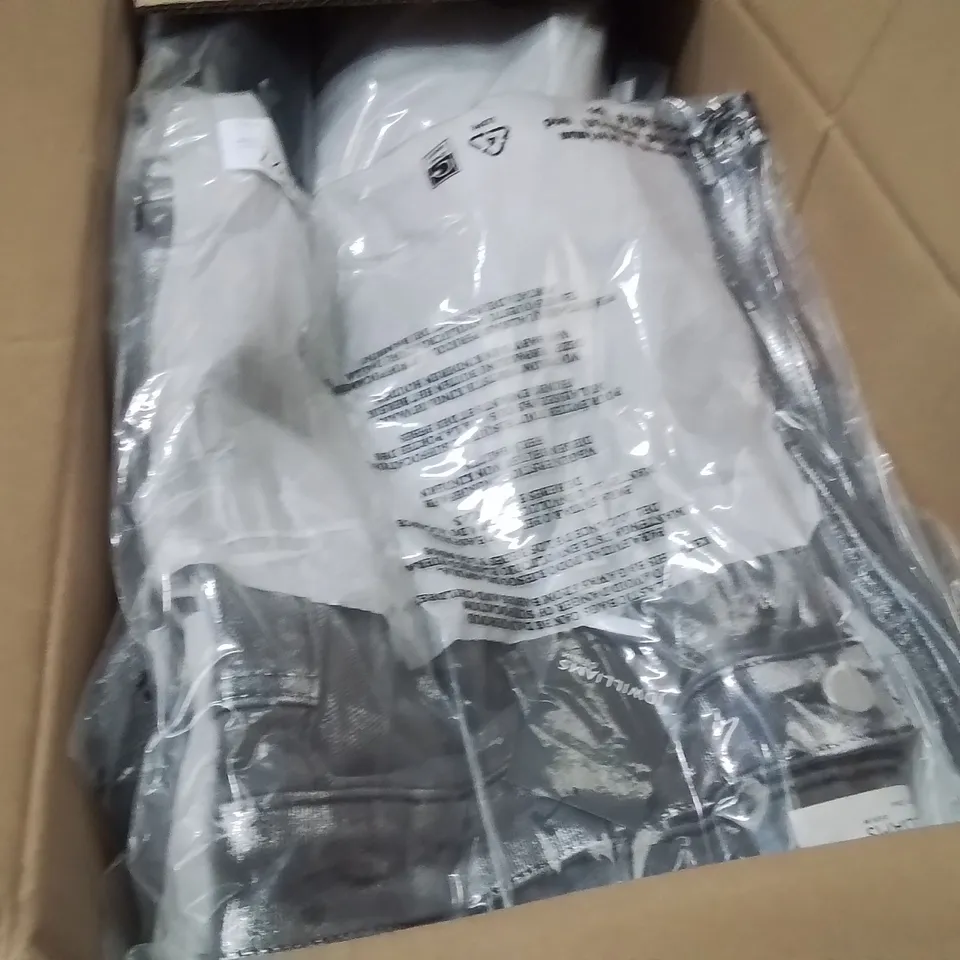 BOXED BRAND NEW APPROXIMATELY 5 JD WILLIAMS METALLIC WIDE LEG JEANS SILVER SIZE 18