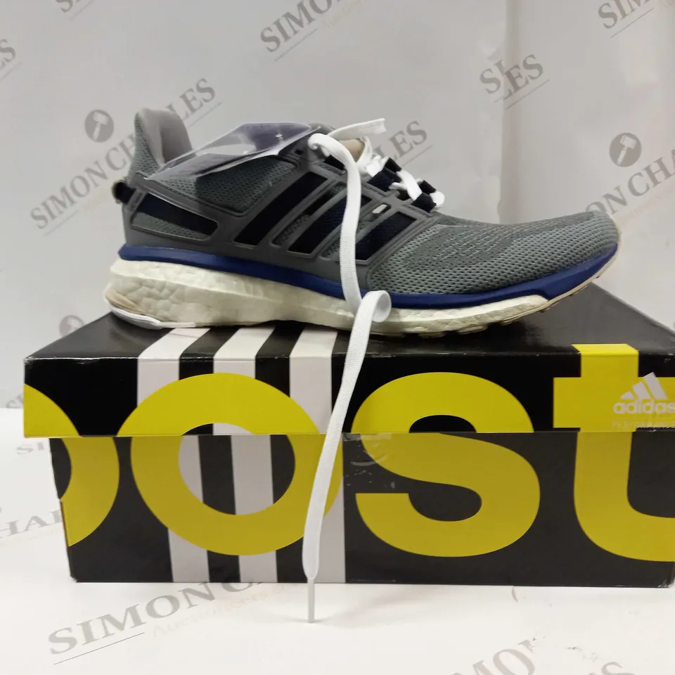 BOXED PAIR OF ADIDAS QS664 ENERGY BOOST 3 TRAINERS UK SIZE 8 