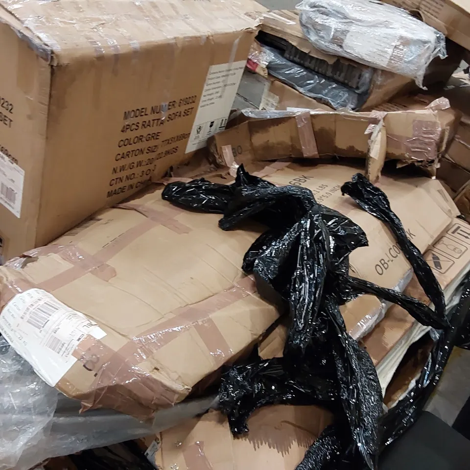 PALLET OF ASSORTED GARDEN FURNITURE PARTS