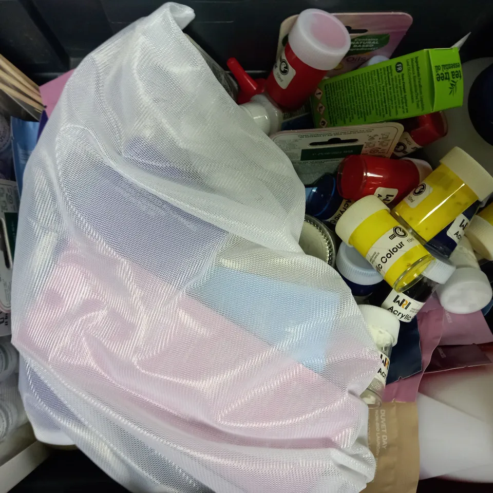 APPROXIMATELY 15 ASSORTED HOUSEHOLD ITEMS TO INCLUDE PH MINUS, AIR WICK, LEATHER REPAIR PAINT, ETC