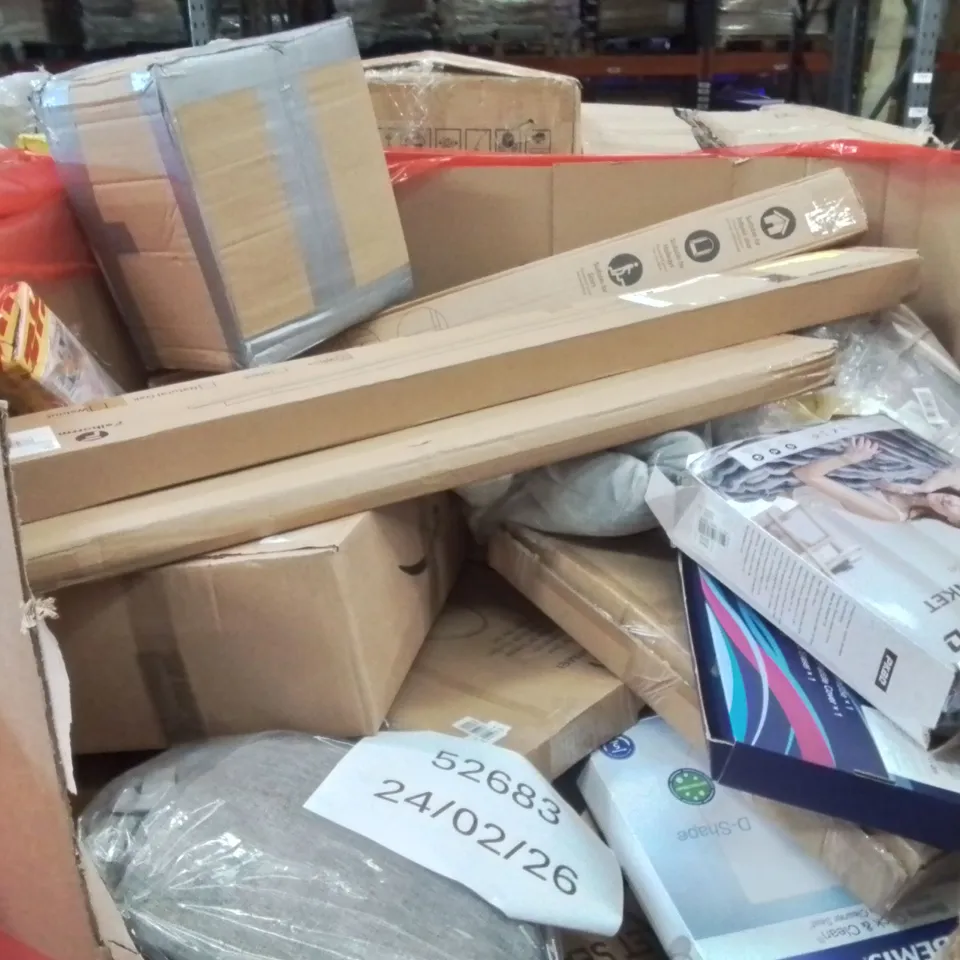 PALLET OF ASSORTED HOUSEHOLD GOODS AND PRODUCTS TO INCLUDE;STAR LIGHT,TOILET SEAT, CLOTHES AIRER,RETRACTABLE SAFETY GATE, ELECTRIC BLANKET AND OTHER ASSORTED ITEMS...