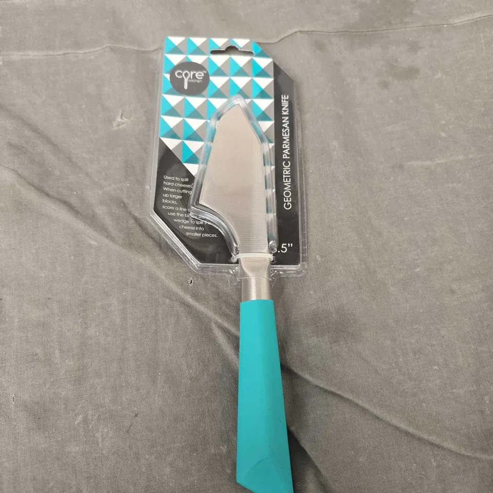 APPROXIMATELY 20 CORE KITCHEN GEOMETRIC PARMESAN KNIVES 3.5" BLADE 2 COLOURS