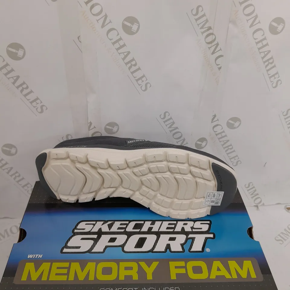 BOXED PAIR OF SKETCHERS SPORT FLEX-LITE SLIP ON SIZE UNSPECIFIED