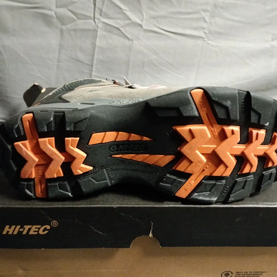 BOXED PAIR OF HI-TEC BANDERA II WP MEN'S WALKING BOOTS - CHARCOAL/GRAPHITE/BURNT ORANGE, UK 8